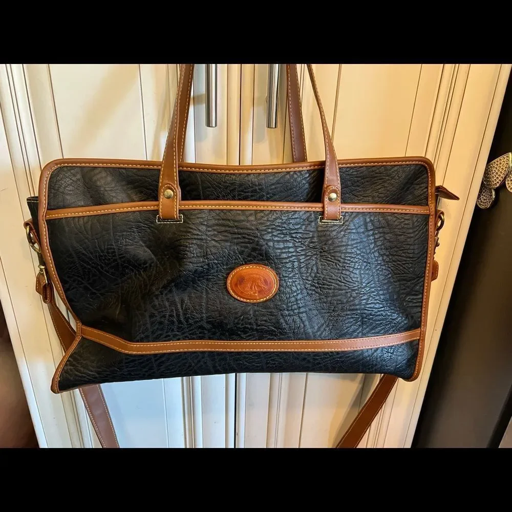 Vintage International All Weatherwear  Tan Leather  Zippered Handbag.